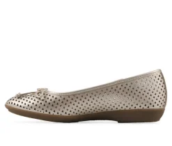 Women's Cliffs by White Mountain Carris Flats
