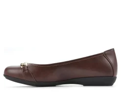 Women's Cliffs by White Mountain Charmed Flats