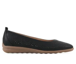 Women's Cliffs by White Mountain Cortney Flats
