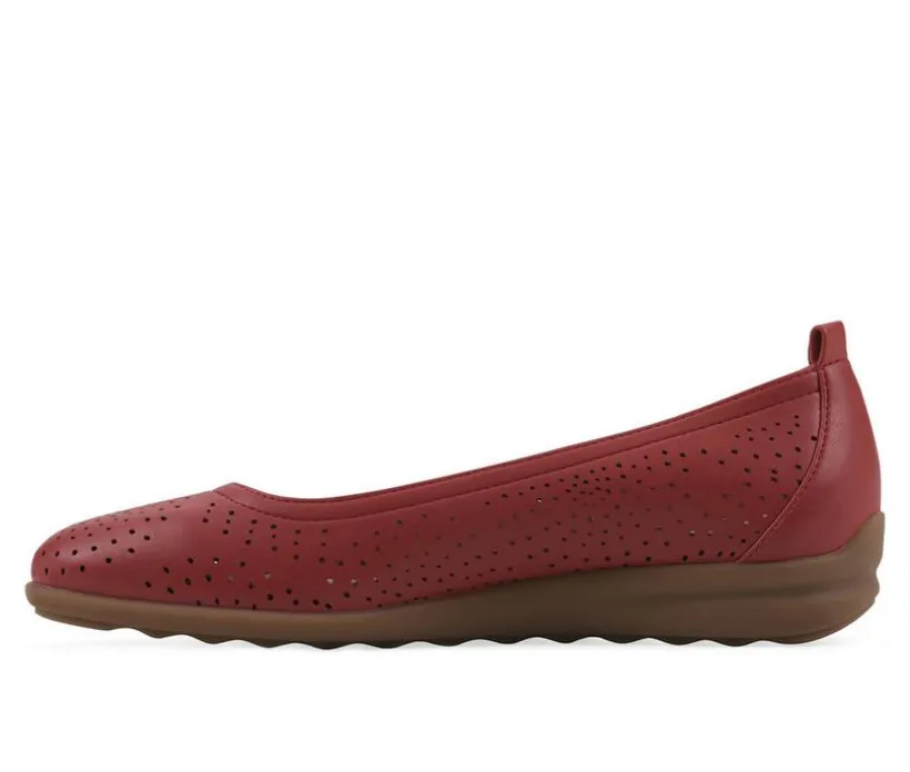 Women's Cliffs by White Mountain Cortney Flats