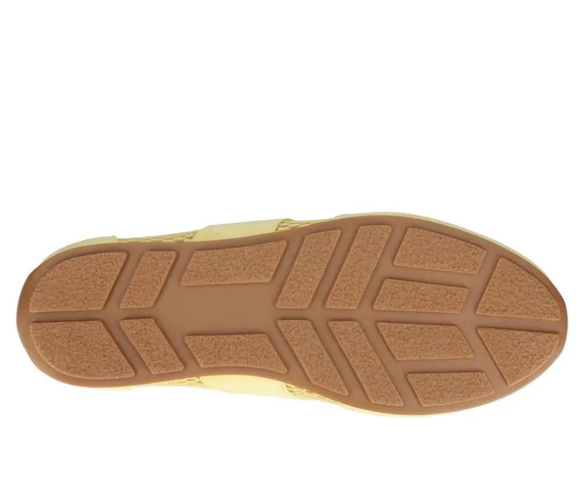 Women's Journee Collection Chasse Sneakers