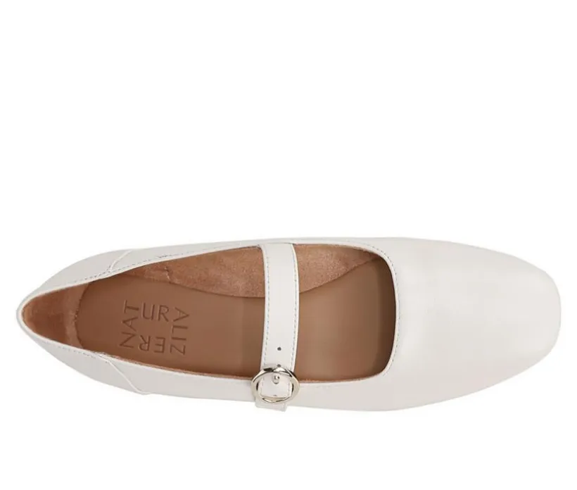 Women's Naturalizer Kelly Flats