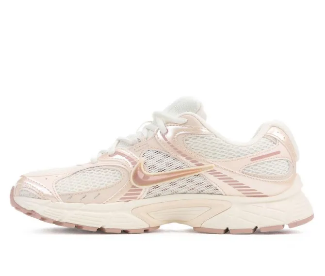 Women's Nike V5 RNR Sneakers