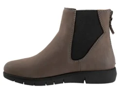 Women's Softwalk Albany Booties