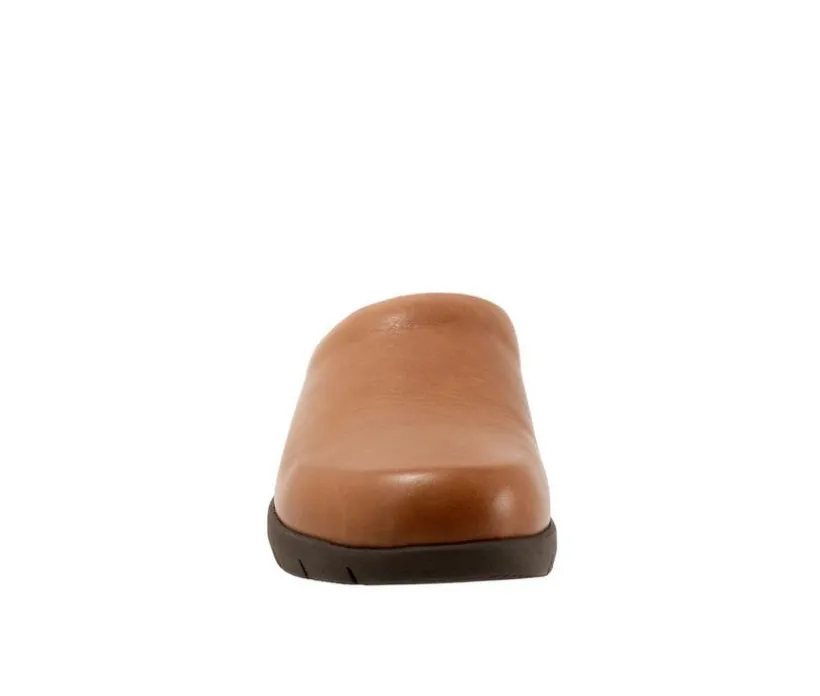 Women's Softwalk Andria Clogs