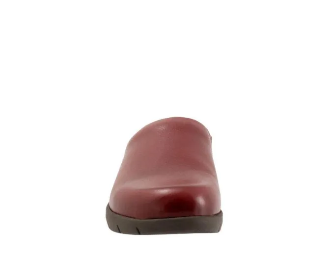 Women's Softwalk Andria Clogs