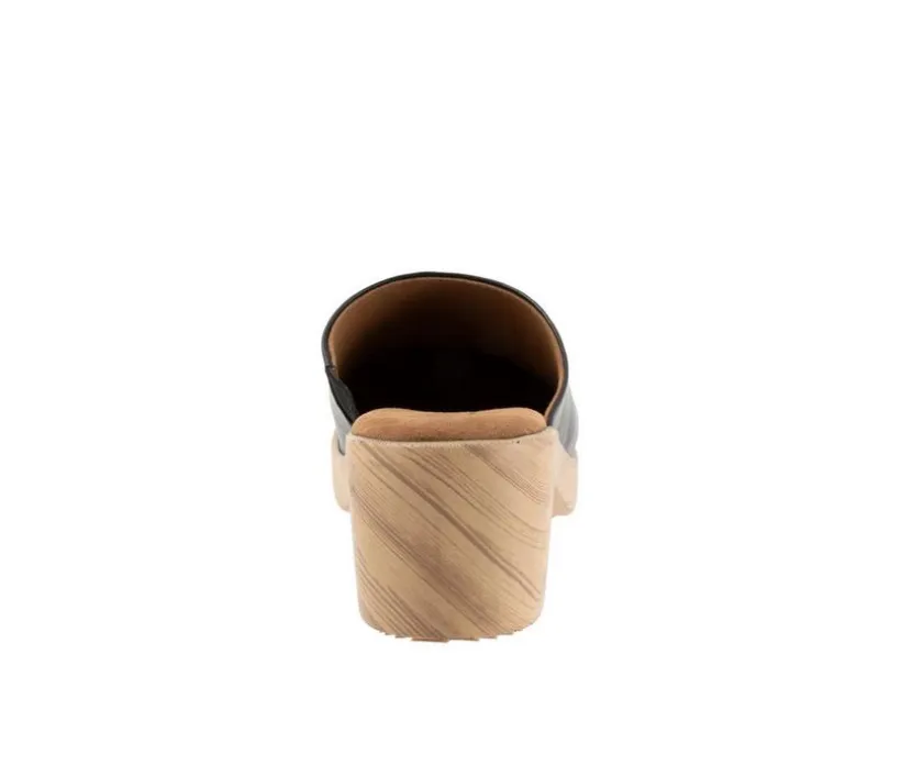 Women's Softwalk Felida Clogs
