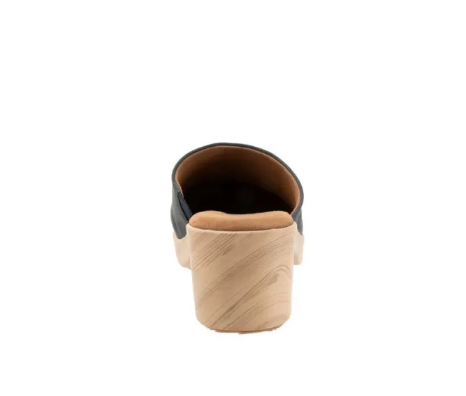 Women's Softwalk Felida Clogs