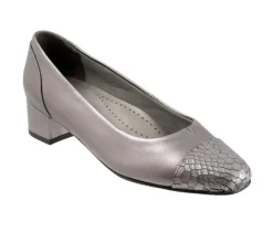 Women's Trotters Daisy Pumps