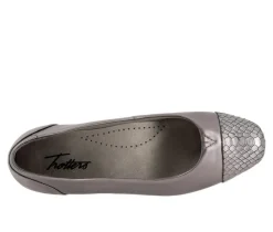 Women's Trotters Daisy Pumps