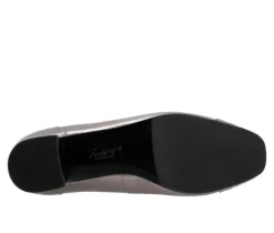 Women's Trotters Daisy Pumps