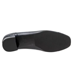 Women's Trotters Daisy Pumps