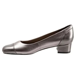 Women's Trotters Daisy Pumps