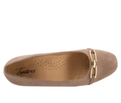 Women's Trotters Dakota Pumps