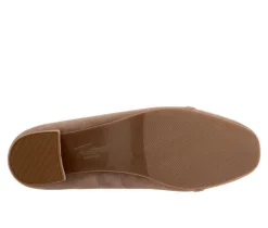 Women's Trotters Dakota Pumps