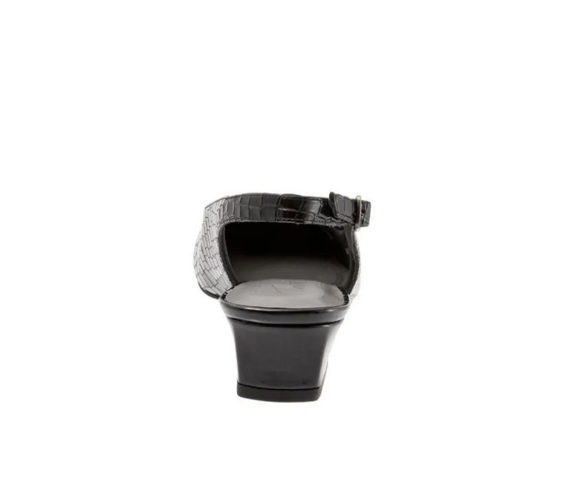 Women's Trotters Dea Pumps