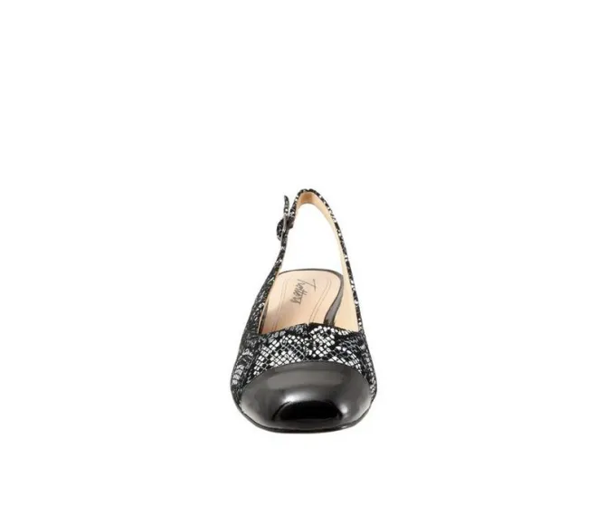 Women's Trotters Dea Pumps