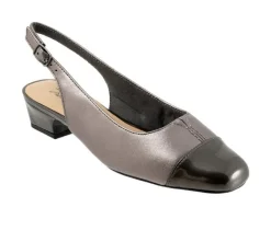 Women's Trotters Dea Pumps