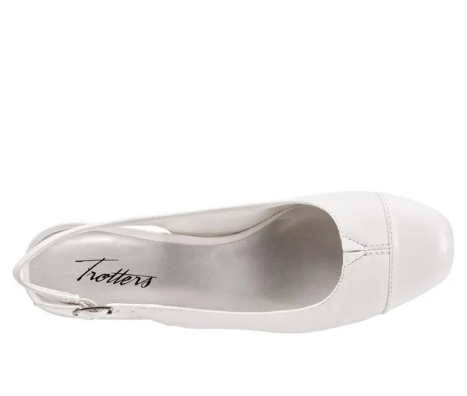 Women's Trotters Dea Pumps