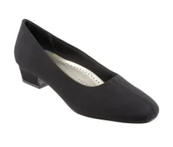 Women's Trotters Doris Pumps