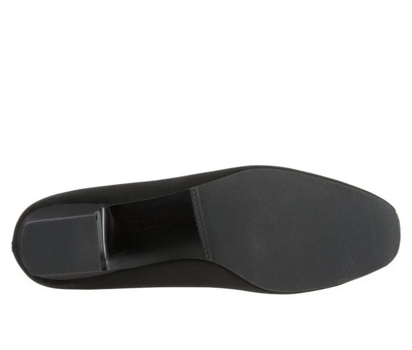 Women's Trotters Doris Pumps