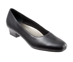 Women's Trotters Doris Pumps