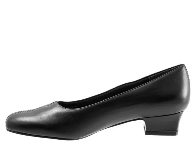 Women's Trotters Doris Pumps