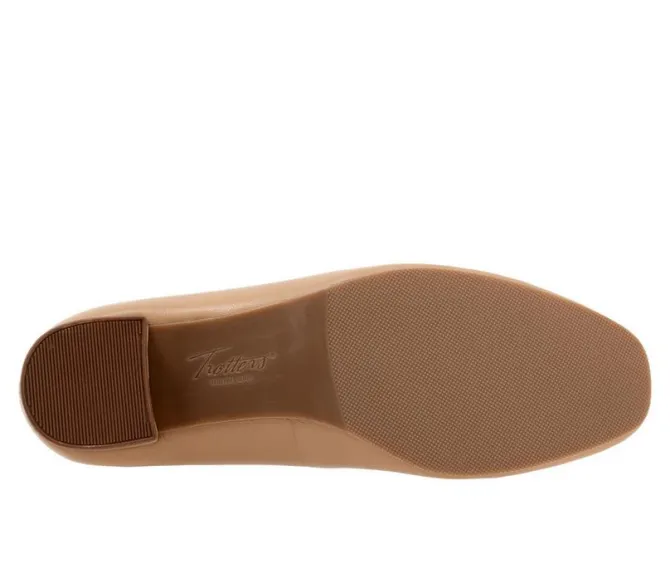 Women's Trotters Dream Pumps