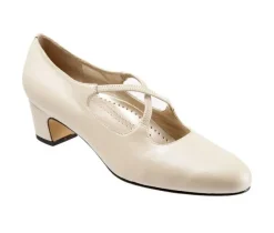 Women's Trotters Jamie Pumps
