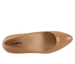 Women's Trotters Jewel Pumps