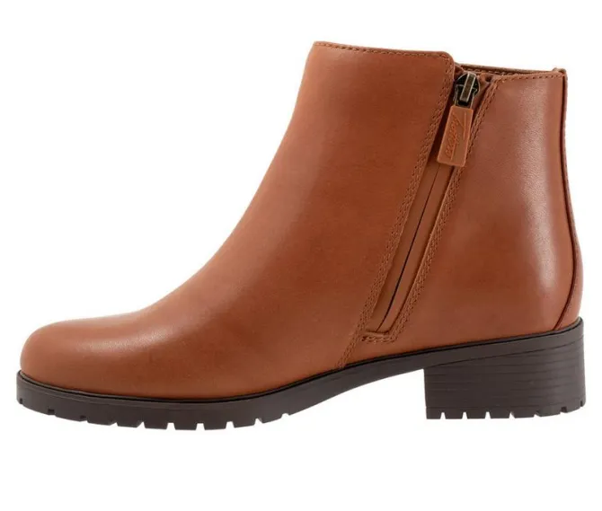 Women's Trotters Margo Booties