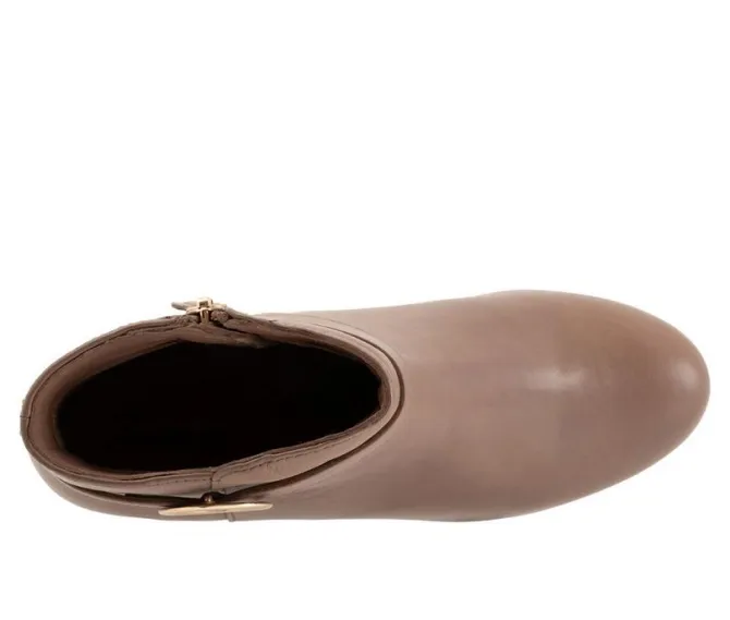 Women's Trotters Melody Booties