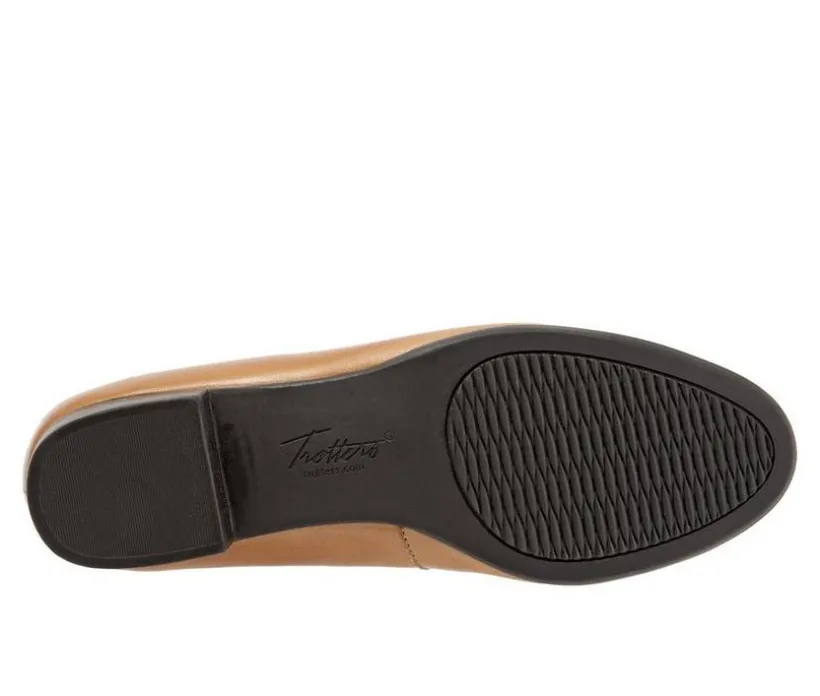 Women's Trotters Monarch Pumps