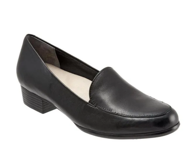 Women's Trotters Monarch Pumps