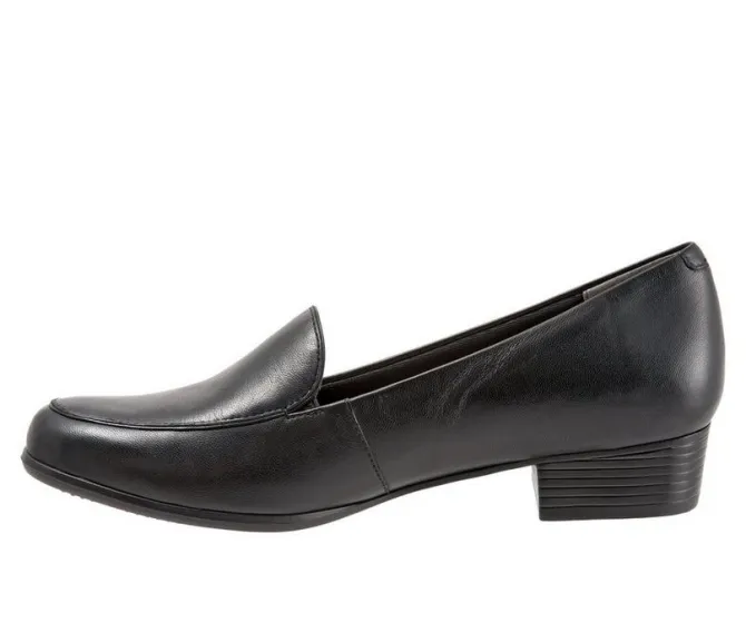 Women's Trotters Monarch Pumps