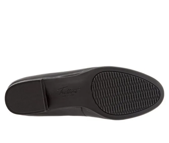 Women's Trotters Monarch Pumps