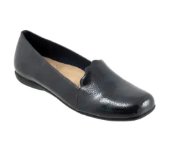 Women's Trotters Sage Flats