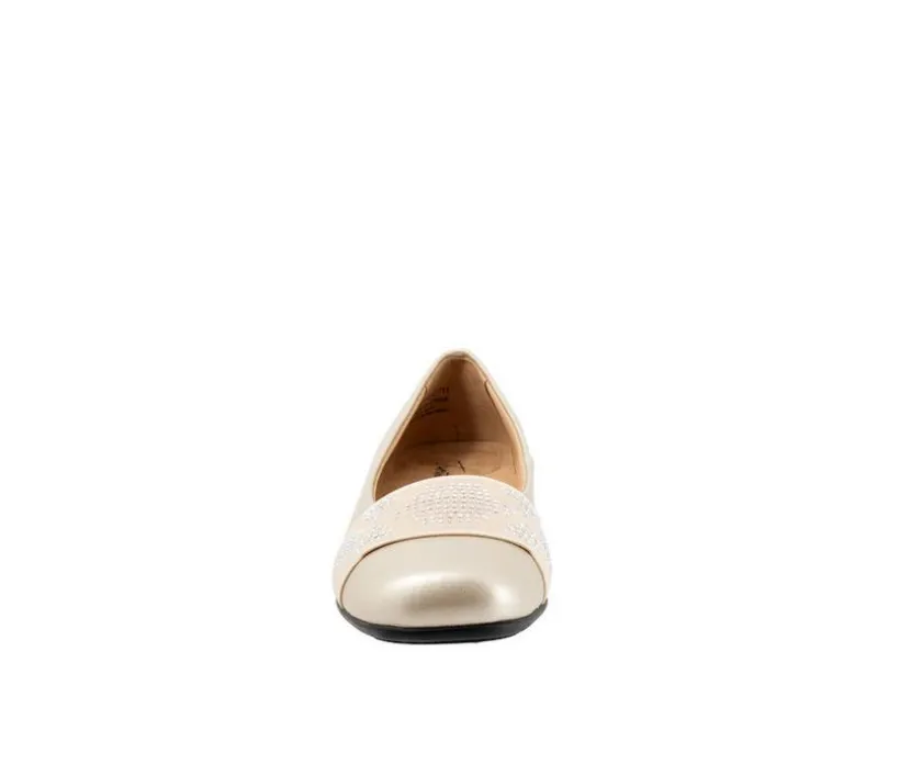 Women's Trotters Samantha Flats