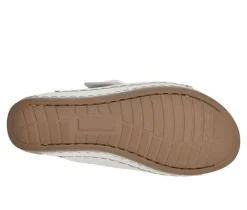 Women's White Mountain Fearful Footbed Sandals