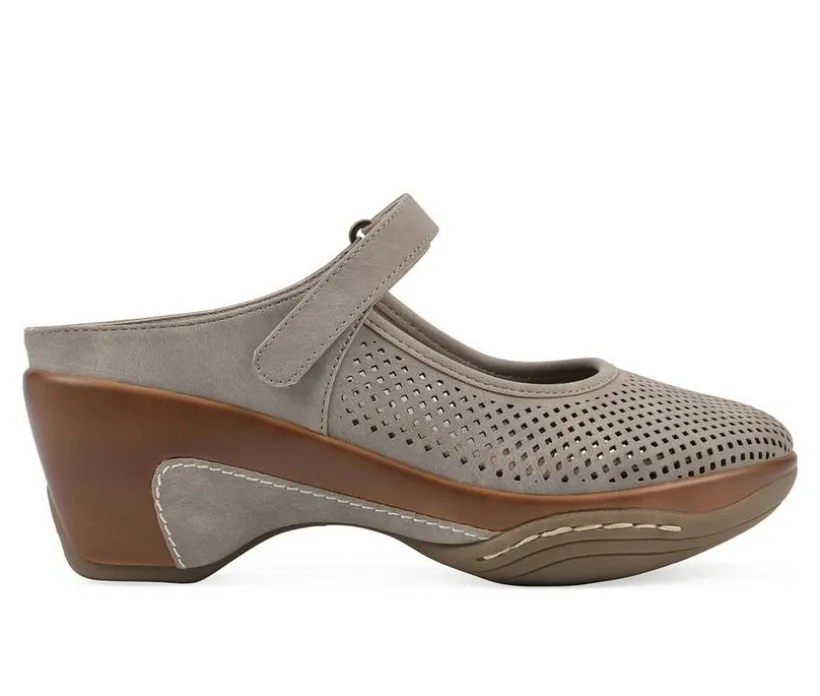 Women's White Mountain Vinto2 Clogs