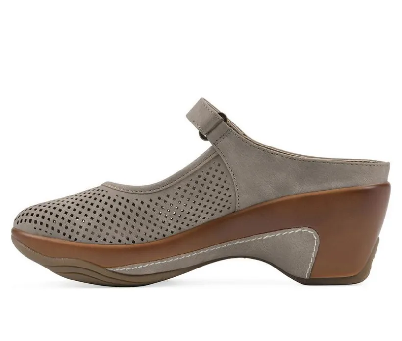 Women's White Mountain Vinto2 Clogs