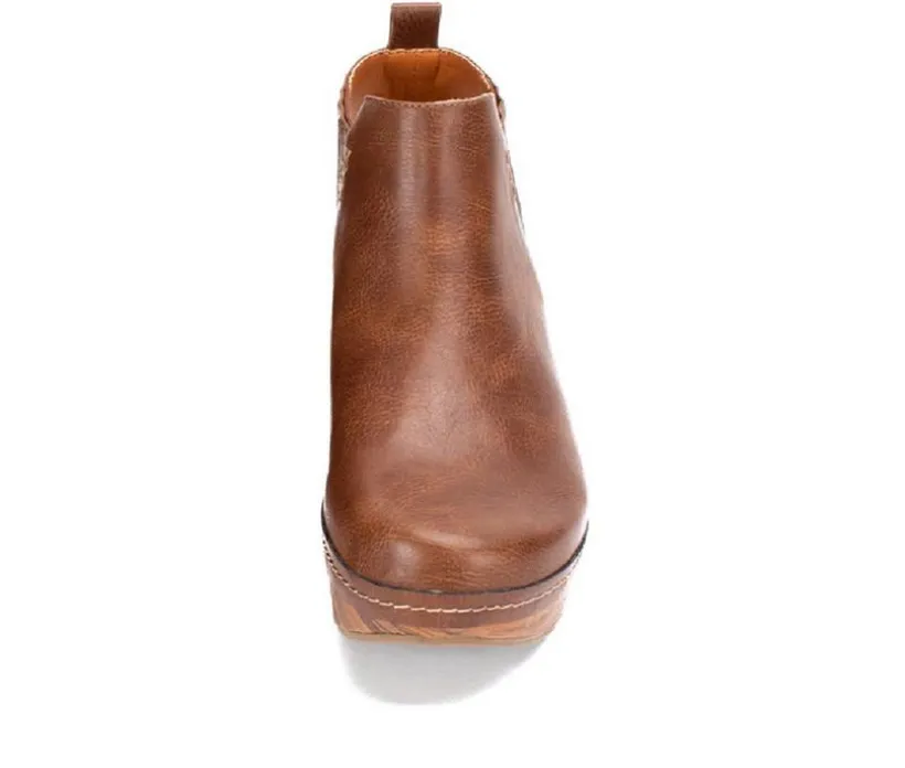 Women's Yellow Box Barty Wedge Clogs